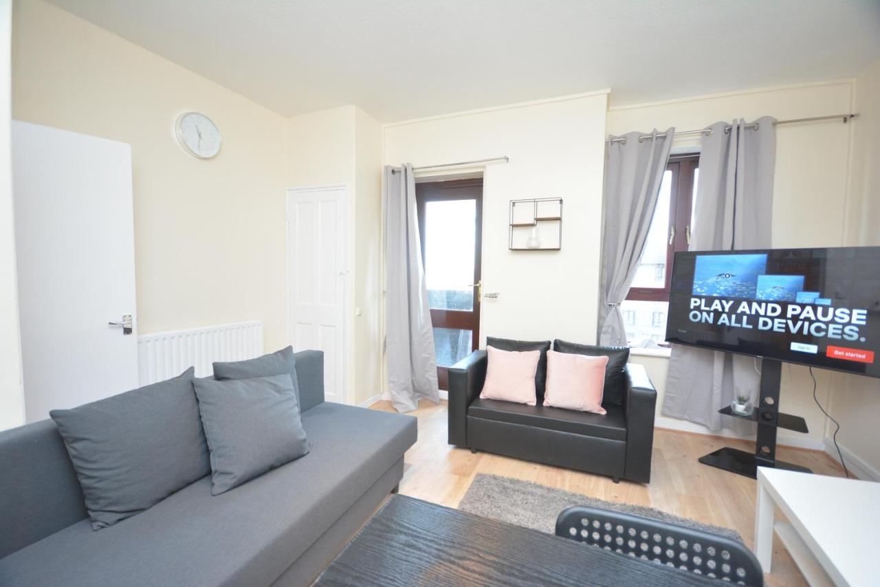 Lovely 4 Bedroom Apartment Close To The City Walking Distance From The Rivere View Londyn Zewnętrze zdjęcie